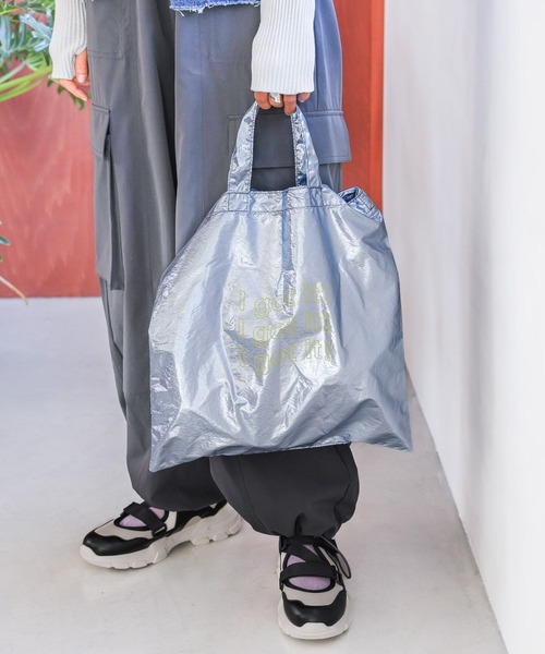 LEPSIM(レプシィム)の「メタリックロゴトートバッグ 996293(トートバッグ・レディース・オフホワイト/ブルー/シルバー・ONE SIZE)」の22枚目の写真