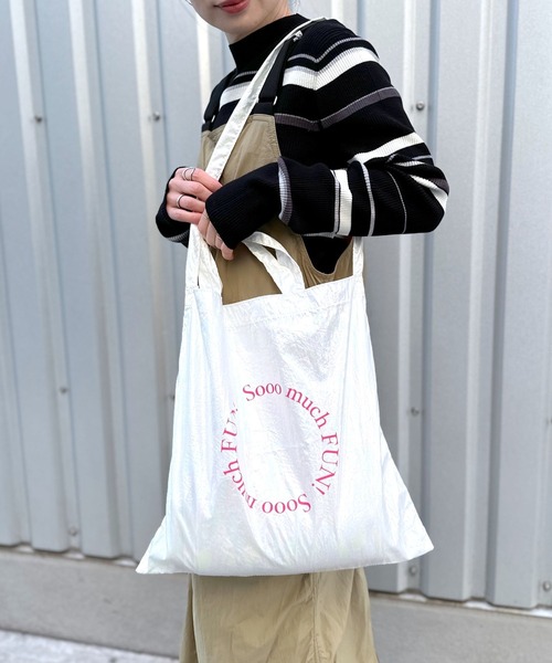 LEPSIM(レプシィム)の「メタリックロゴトートバッグ 996293(トートバッグ・レディース・オフホワイト/ブルー/シルバー・ONE SIZE)」の5枚目の写真