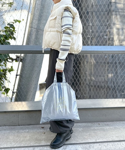 LEPSIM(レプシィム)の「メタリックロゴトートバッグ 996293(トートバッグ・レディース・オフホワイト/ブルー/シルバー・ONE SIZE)」の13枚目の写真