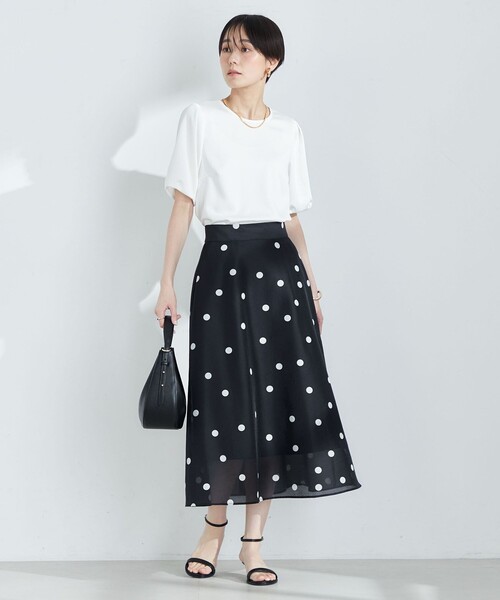 NOLLEY’S(ノーリーズ)の「ウォッシャブルサテンフォルムブラウス(シャツ/ブラウス・レディース・オフホワイト/ネイビー・36/38)」の10枚目の写真