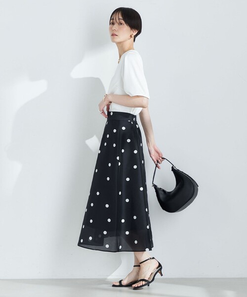 NOLLEY’S(ノーリーズ)の「ウォッシャブルサテンフォルムブラウス(シャツ/ブラウス・レディース・オフホワイト/ネイビー・36/38)」の11枚目の写真