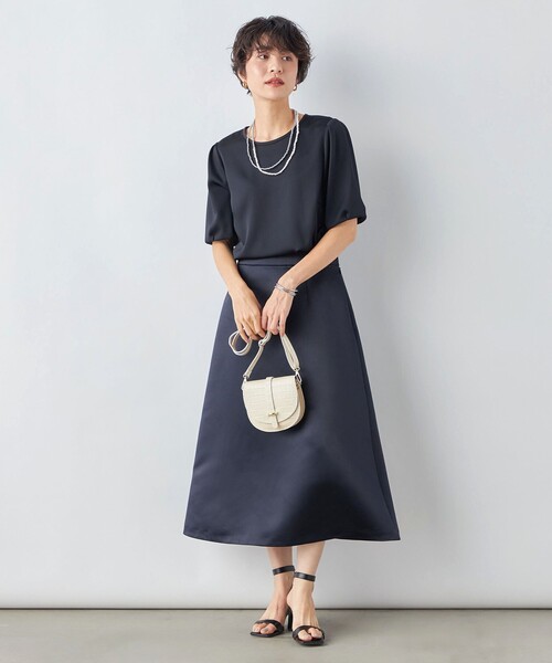NOLLEY’S(ノーリーズ)の「ウォッシャブルサテンフォルムブラウス(シャツ/ブラウス・レディース・オフホワイト/ネイビー・36/38)」の20枚目の写真