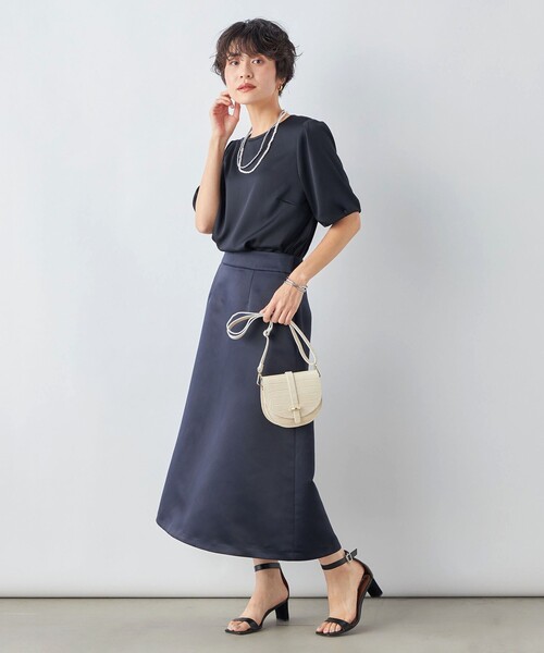 NOLLEY’S(ノーリーズ)の「ウォッシャブルサテンフォルムブラウス(シャツ/ブラウス・レディース・オフホワイト/ネイビー・36/38)」の22枚目の写真