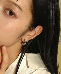 voov（ブーブ）の「【金属アレルギー対応】メタルボール フープ風 イヤリング オケージョン デイリー（イヤリング）」