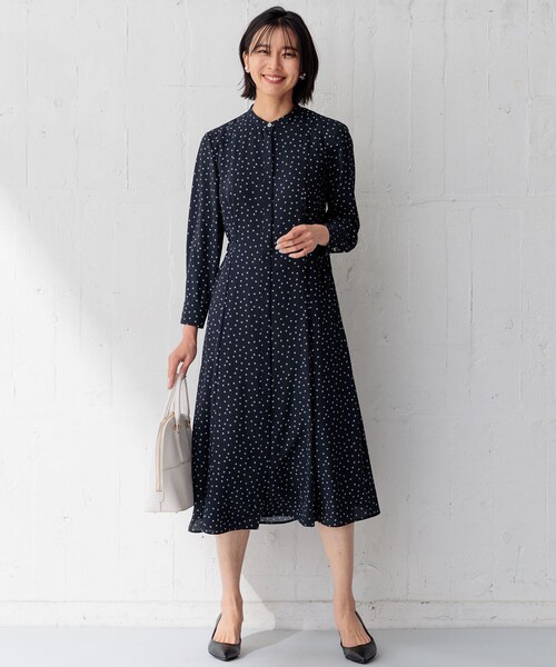 23区(ニジュウサンク)の「【洗える】バックサテンアムンゼン タイプリント ワンピース(ワンピース・レディース・ネイビー系5・36/38/40)」の3枚目の写真