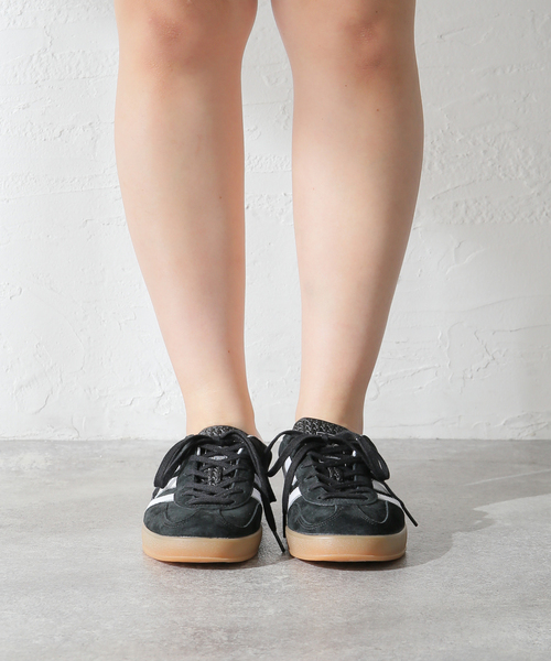 adidas(アディダス)の「【ADIDAS/アディダス】GAZELLE INDOOR(スニーカー・レディース・ブラック・23cm/24cm/25cm/26cm)」の5枚目の写真