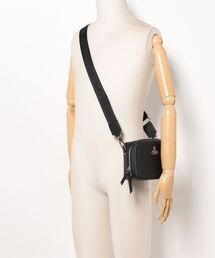 Vivienne Westwood（ヴィヴィアンウエストウッド）の「43040086U-S000B
