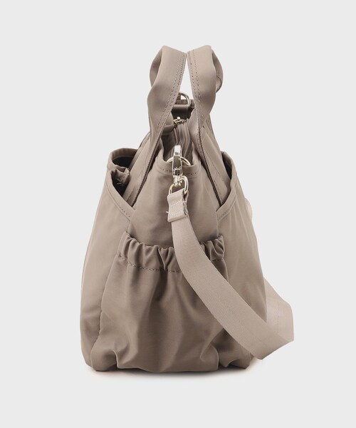 OPAQUE.CLIP（オペークドットクリップ）の「◆【撥水加工／2WAY】ギャザーポケットミドルトートバッグ（トートバッグ・レディース・サンドベージュ/ブラック・00）」の15枚目の写真
