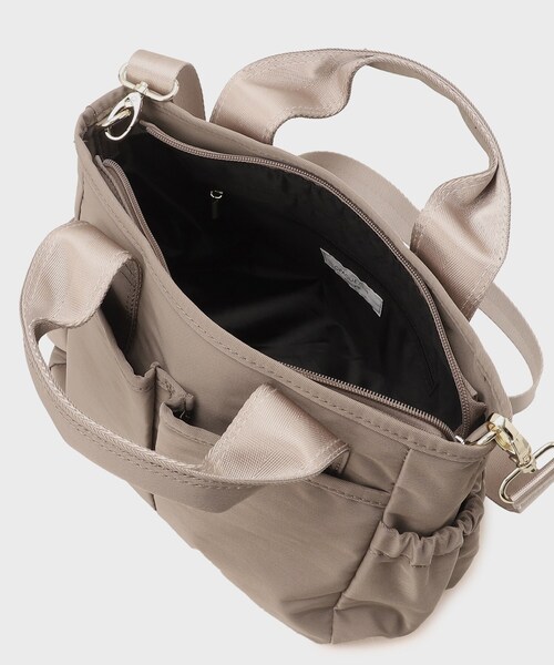 OPAQUE.CLIP（オペークドットクリップ）の「◆【撥水加工／2WAY】ギャザーポケットミドルトートバッグ（トートバッグ・レディース・サンドベージュ/ブラック・00）」の18枚目の写真