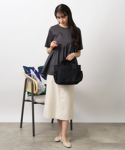 OPAQUE.CLIP（オペークドットクリップ）の「◆【撥水加工／2WAY】ギャザーポケットミドルトートバッグ（トートバッグ・レディース・サンドベージュ/ブラック・00）」の4枚目の写真