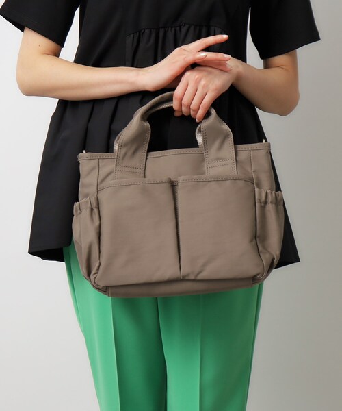 OPAQUE.CLIP（オペークドットクリップ）の「◆【撥水加工／2WAY】ギャザーポケットミドルトートバッグ（トートバッグ・レディース・サンドベージュ/ブラック・00）」の6枚目の写真
