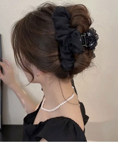 ammy.（エイミードット）の「【 ammy. / エイミードット 】 シフォン チュール ビッグ ヘアクリップ（バレッタ/ヘアクリップ・レディース・グレー/ブラック/ベージュ/ピンク/アイボリー・FREE）」の2枚目の写真