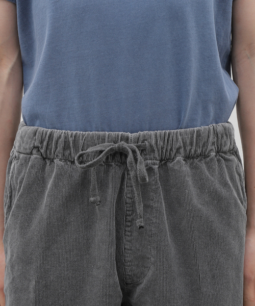 SAVE KHAKI UNITED（セーブカーキユナイテッド）の「SAVE KHAKI UNITED / CORDUROY EASY SHORT（その他パンツ・メンズ・ブラック系その他/チャコールグレー/サックスブルー/ピンク/ベージュ・MEDIUM/X-LARGE/LARGE）」の20枚目の写真