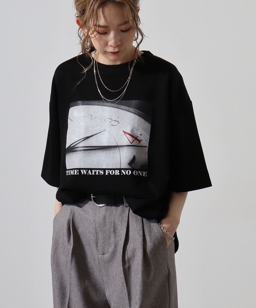 FUNALIVE(ファンアライブ)の「ダンボールニット 転写プリント クルーネック Tシャツ(TIME)(Tシャツ/カットソー・メンズ・ベージュ/ブラック/ホワイト・M/XL/L)」の2枚目の写真