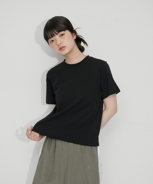 ADAM ET ROPE'（アダムエロペ）の「【サステナブル】2wayベアトップTee（Tシャツ/カットソー・レディース・ブラック/サックスブルー/ホワイト・FREE）」の19枚目の写真