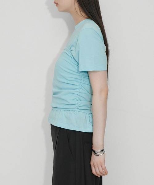 ADAM ET ROPE'（アダムエロペ）の「【サステナブル】2wayベアトップTee（Tシャツ/カットソー・レディース・ブラック/サックスブルー/ホワイト・FREE）」の15枚目の写真