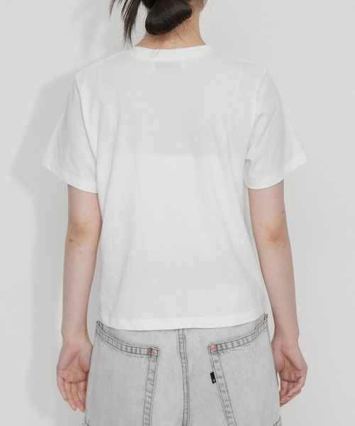ADAM ET ROPE'（アダムエロペ）の「【サステナブル】2wayベアトップTee（Tシャツ/カットソー・レディース・ブラック/サックスブルー/ホワイト・FREE）」の5枚目の写真