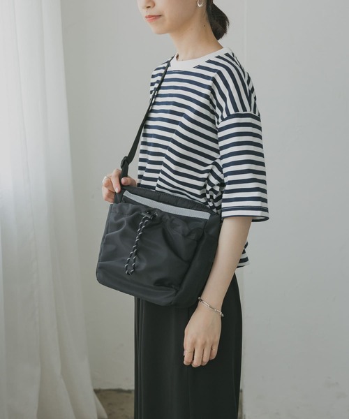 URBAN RESEARCH（アーバンリサーチ）の「ボディショルダーバッグ（ショルダーバッグ・レディース・ブラウン/ブラック・-）」の5枚目の写真