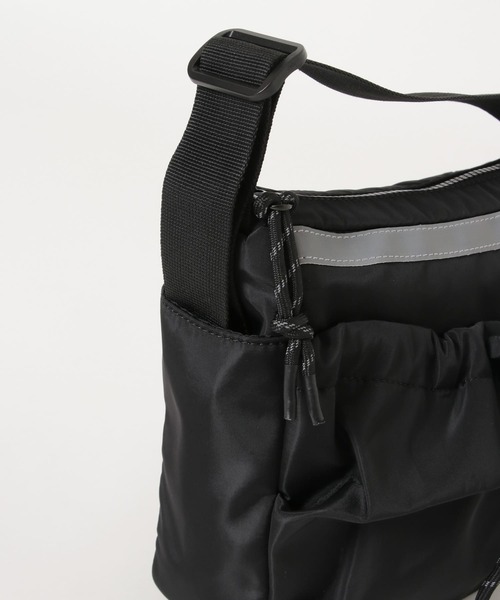 URBAN RESEARCH（アーバンリサーチ）の「ボディショルダーバッグ（ショルダーバッグ・レディース・ブラウン/ブラック・-）」の14枚目の写真