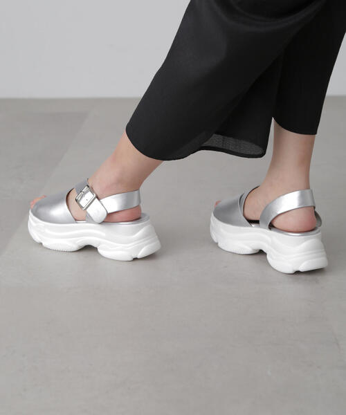 FREE'S MART（フリーズマート）の「スポーツサンダル（サンダル・レディース・シルバー/ブラック・SMALL/MEDIUM）」の3枚目の写真