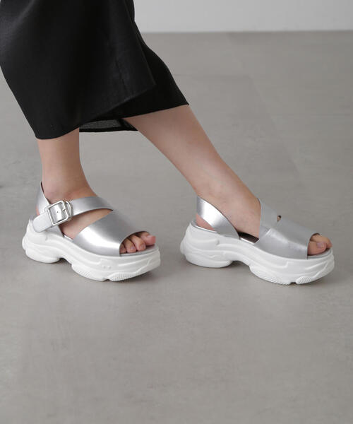 FREE'S MART（フリーズマート）の「スポーツサンダル（サンダル・レディース・シルバー/ブラック・SMALL/MEDIUM）」の4枚目の写真