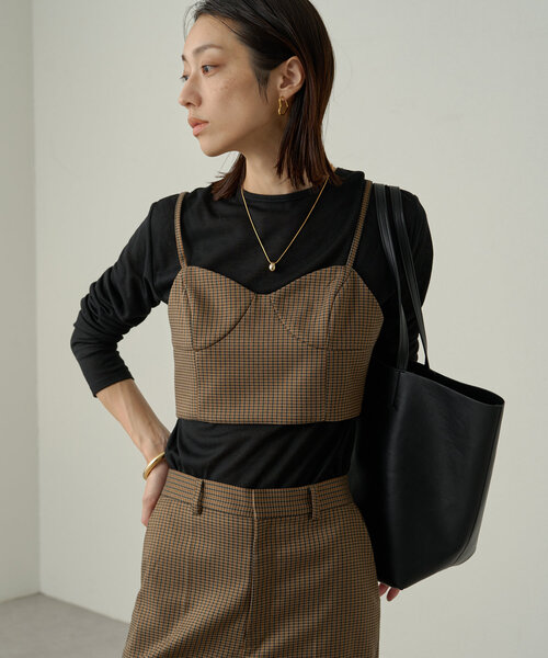 LOUNGEDRESS（ラウンジドレス）の「シアーフライスロンT（Tシャツ/カットソー・レディース・オフホワイト/ブラック/イエロー・FREE）」の6枚目の写真