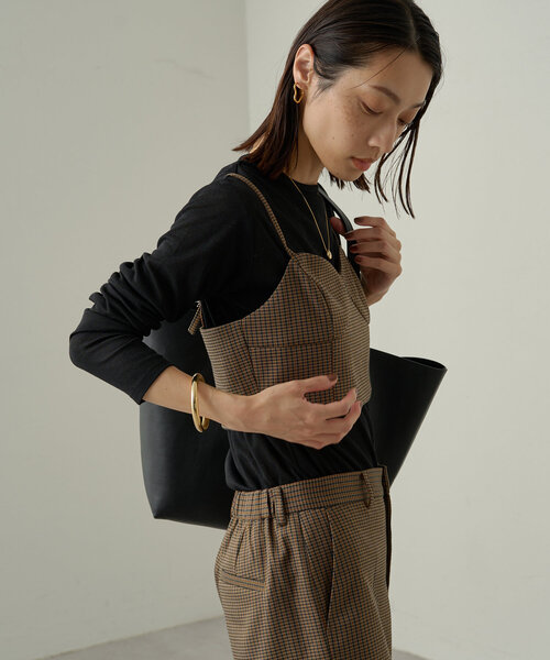 LOUNGEDRESS（ラウンジドレス）の「シアーフライスロンT（Tシャツ/カットソー・レディース・オフホワイト/ブラック/イエロー・FREE）」の4枚目の写真