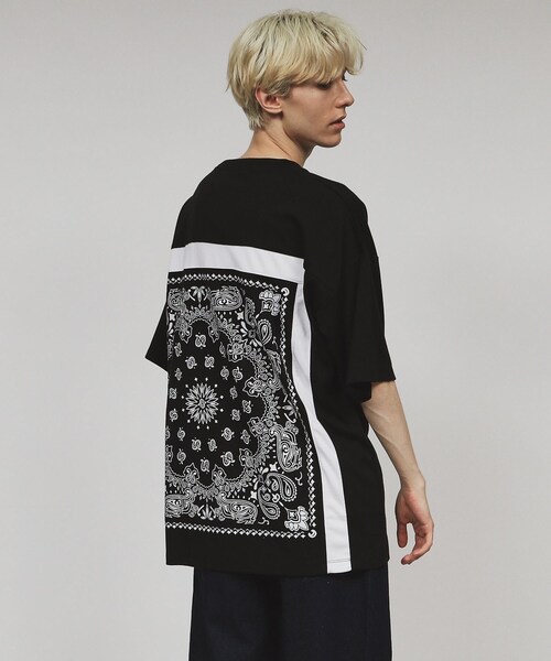 tk.TAKEO KIKUCHI(ティーケータケオキクチ)の「バンダナ キリカエTシャツ(Tシャツ/カットソー・メンズ・ブルー系その他/ブラック/ホワイト・02/03/04)」の2枚目の写真