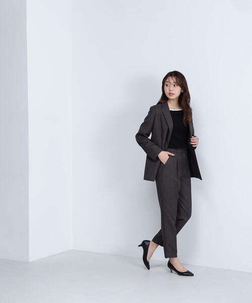 NATURAL BEAUTY BASIC(ナチュラルビューティーベーシック)の「◇シャークスキン SETUP テーパードパンツ(スラックス・レディース・ダークブラウン/チャコールグレー・X-SMALL/LARGE/MEDIUM/SMALL)」の2枚目の写真