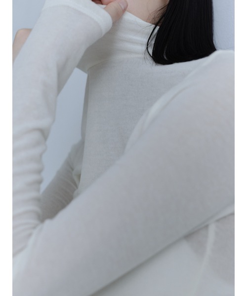 Abor(アボア)の「【Abor】Wool-blend High-necked Pullover/ウール混ハイネックシアープルオーバー(Tシャツ/カットソー・レディース・グレー/ブラック/アイボリー・FREE)」の5枚目の写真