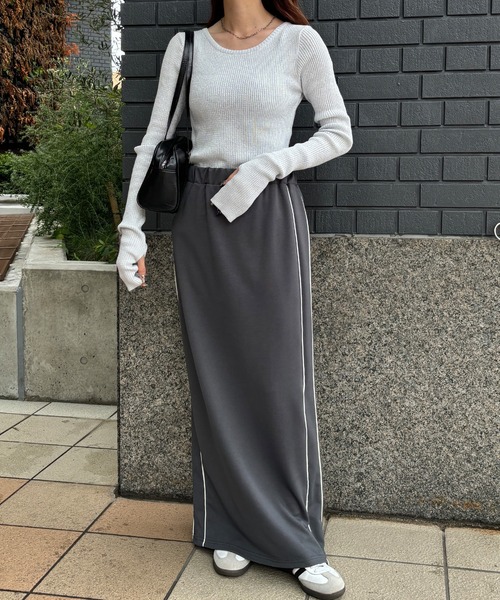 ISOOK（アイスー）の「【ISOOK / アイスー】ラメリブニット  / 春ニット 指穴 サムホール ラメニット ZOZOTOWN限定（ニット/セーター・レディース・グレー/チャコールグレー/ブラック・FREE）」の18枚目の写真