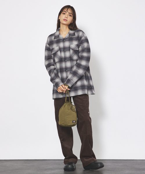 Dickies(ディッキーズ)の「【DICKIES/ディッキーズ】WORKERS NYLON DS SHOULDER BAG/ナイロンショルダーバッグ/巾着(バックパック/リュック・メンズ・ブラック/カーキ/ベージュ・フリー)」の4枚目の写真