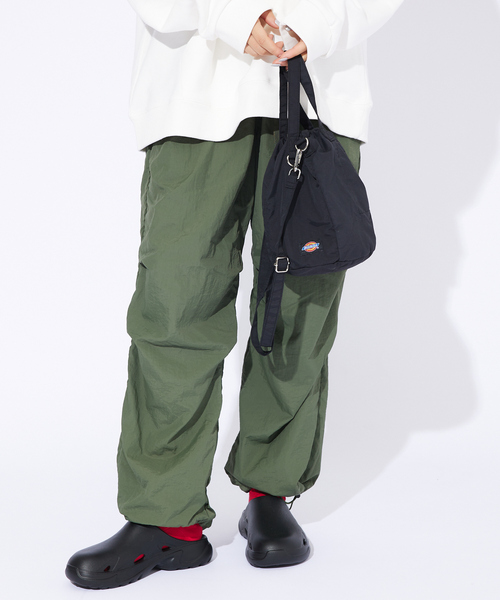 Dickies(ディッキーズ)の「【DICKIES/ディッキーズ】WORKERS NYLON DS SHOULDER BAG/ナイロンショルダーバッグ/巾着(バックパック/リュック・メンズ・ブラック/カーキ/ベージュ・フリー)」の12枚目の写真