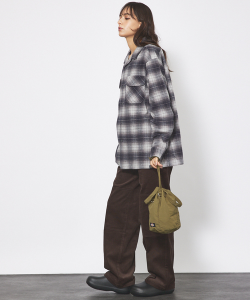 Dickies(ディッキーズ)の「【DICKIES/ディッキーズ】WORKERS NYLON DS SHOULDER BAG/ナイロンショルダーバッグ/巾着(バックパック/リュック・メンズ・ブラック/カーキ/ベージュ・フリー)」の14枚目の写真