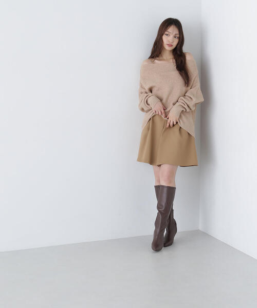 NATURAL BEAUTY BASIC（ナチュラルビューティーベーシック）の「◇オフショルラメオーバーニット（ニット/セーター・レディース・ベージュ/グレー/オフホワイト/ピンク・FREE）」の5枚目の写真