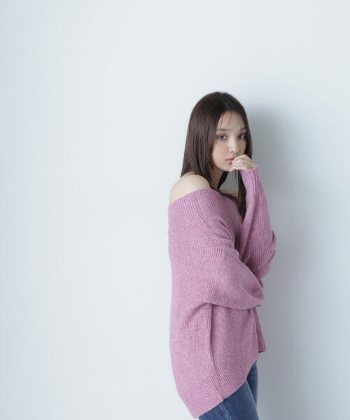 NATURAL BEAUTY BASIC（ナチュラルビューティーベーシック）の「◇オフショルラメオーバーニット（ニット/セーター・レディース・ベージュ/グレー/オフホワイト/ピンク・FREE）」の11枚目の写真