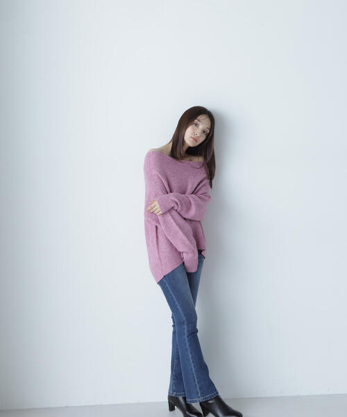 NATURAL BEAUTY BASIC（ナチュラルビューティーベーシック）の「◇オフショルラメオーバーニット（ニット/セーター・レディース・ベージュ/グレー/オフホワイト/ピンク・FREE）」の12枚目の写真