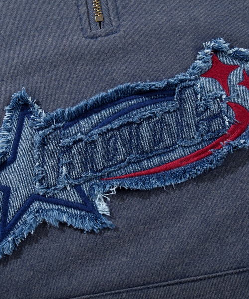 HOOK(フック)の「HOOK -original- アメカジパッチ刺繍デニム風ウォッシュハーフジップ(スウェット・メンズ・ライトブルー/インディゴブルー・L/M/XL)」の11枚目の写真
