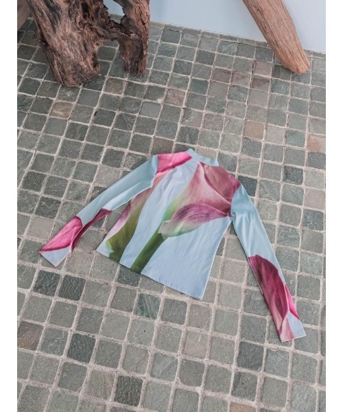 sahara（サハラ）の「Flower Graphic Top/フラワーグラフィック
