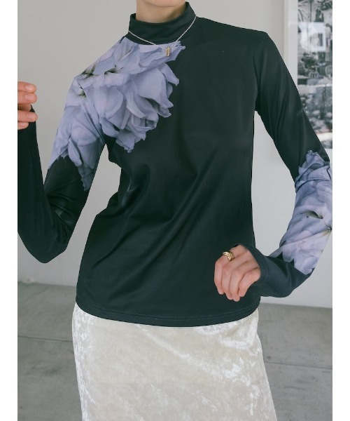sahara（サハラ）の「Flower Graphic Top/フラワーグラフィック