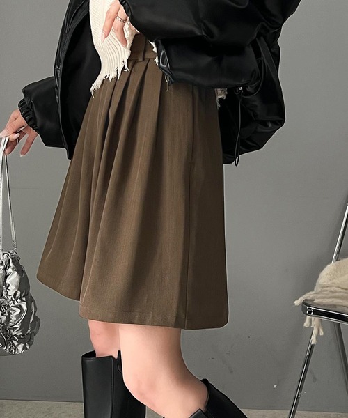 classicalelf(クラシカルエルフ)の「大人も履きやすい絶妙ミニ丈ボトム。ボリュームフロントタックキュロットパンツ(その他パンツ・レディース・ブラック/ブラウン/チャコール・LARGE/MEDIUM/SMALL/X-LARGE)」の21枚目の写真