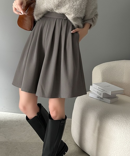 classicalelf(クラシカルエルフ)の「大人も履きやすい絶妙ミニ丈ボトム。ボリュームフロントタックキュロットパンツ(その他パンツ・レディース・ブラック/ブラウン/チャコール・LARGE/MEDIUM/SMALL/X-LARGE)」の22枚目の写真