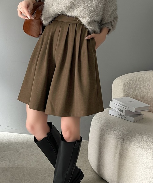classicalelf(クラシカルエルフ)の「大人も履きやすい絶妙ミニ丈ボトム。ボリュームフロントタックキュロットパンツ(その他パンツ・レディース・ブラック/ブラウン/チャコール・LARGE/MEDIUM/SMALL/X-LARGE)」の22枚目の写真