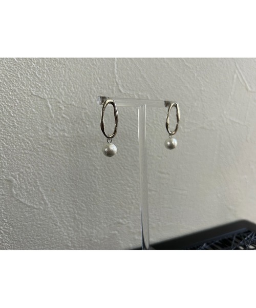 tone（トーン）の「【Mee】オーバルフレーム × 1粒コットンパールピアス(MA)（ピアス（両耳用）・レディース・シルバー/ゴールド・FREE）」の8枚目の写真