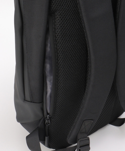 ikka（イッカ）の「撥水コートバックパック（バックパック/リュック・メンズ・グレー/ブラック/ネイビー・FREE）」の7枚目の写真