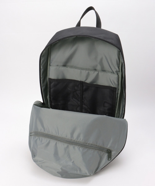 ikka（イッカ）の「撥水コートバックパック（バックパック/リュック・メンズ・グレー/ブラック/ネイビー・FREE）」の11枚目の写真
