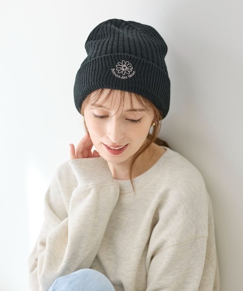 tutuanna(チュチュアンナ)の「フラワーロゴ刺繍リブニット帽(ニットキャップ/ビーニー・レディース・グレイッシュブルー/グレー/ブラック/オフホワイト・FREE)」の3枚目の写真