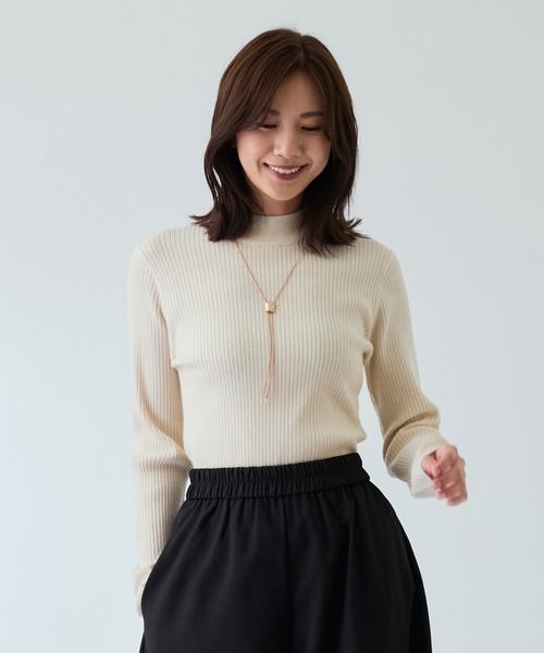 Jayro(ジャイロ)の「もちもちラメ配色リブハイネック(Tシャツ/カットソー・レディース・ホワイト/ブラック/ベージュ/ネイビー・M)」の3枚目の写真