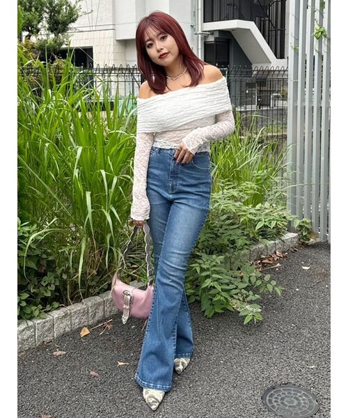 EVRIS（エヴリス）の「バックリボンフレアデニムパンツ（デニムパンツ