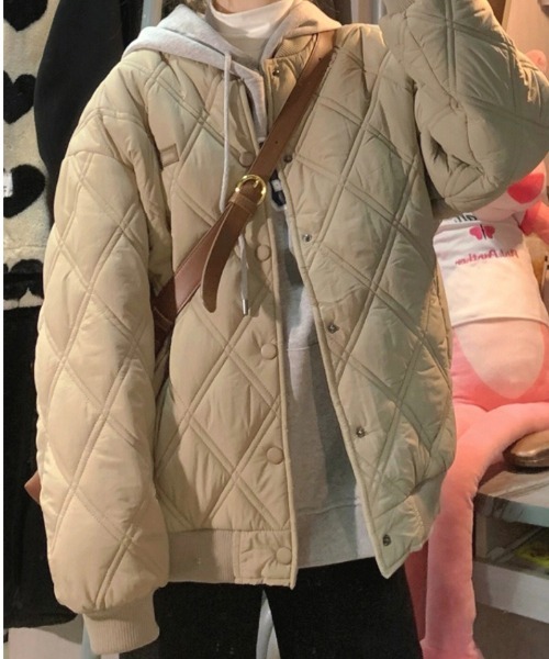 Ritzy(リッツィー)の「オーバーサイズ キルティングジャケット(その他アウター・レディース・ブラック/ベージュ・L/M)」の2枚目の写真